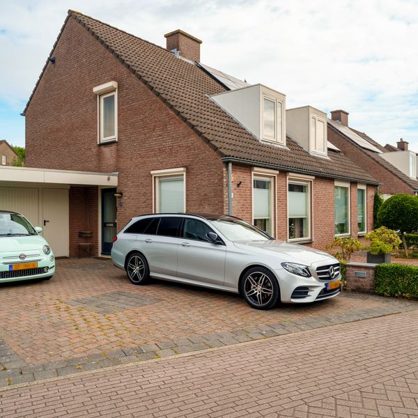 Oeverzwaluw 55, 'S-Hertogenbosch