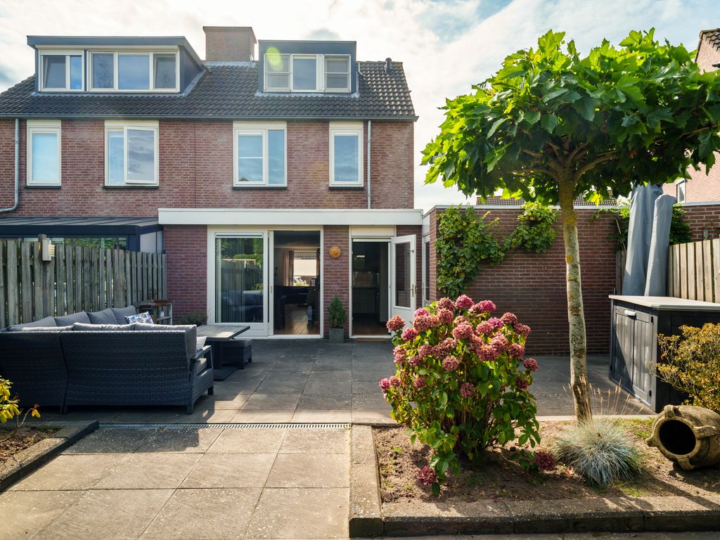 Oeverzwaluw 55, 'S-Hertogenbosch