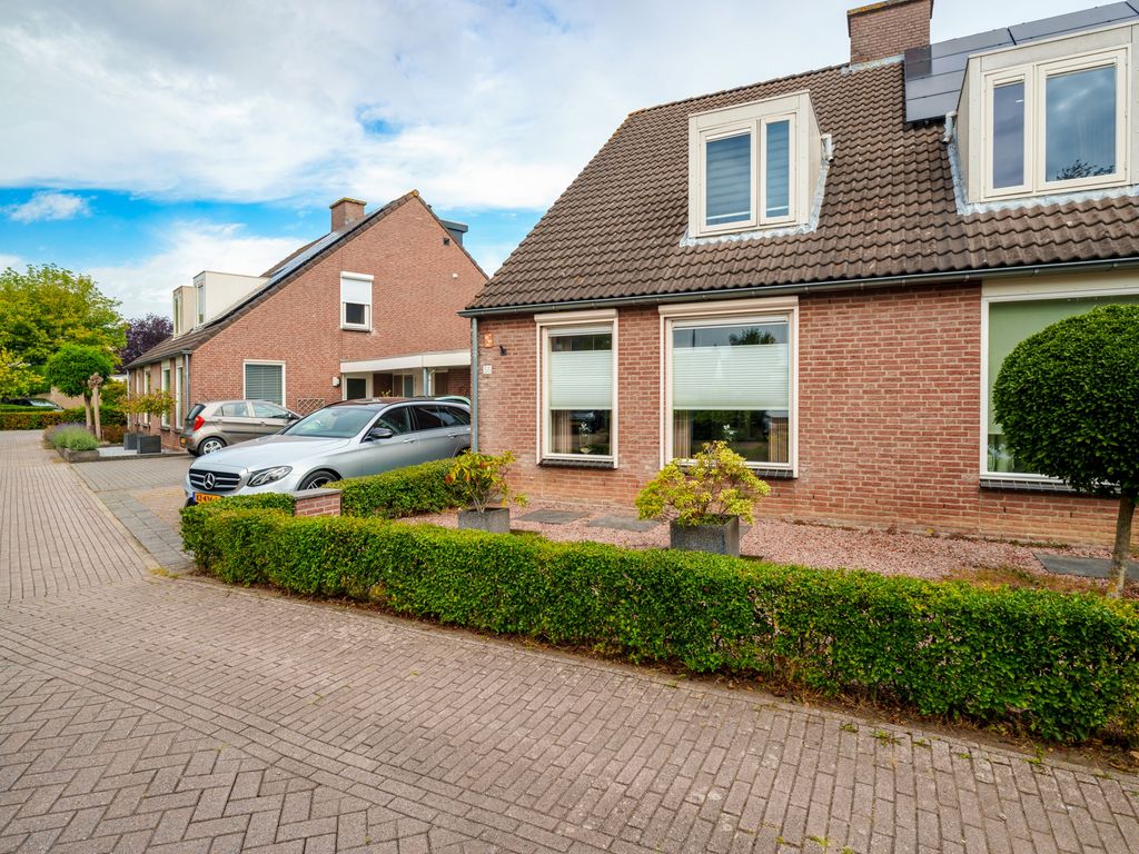 Oeverzwaluw 55, 'S-Hertogenbosch