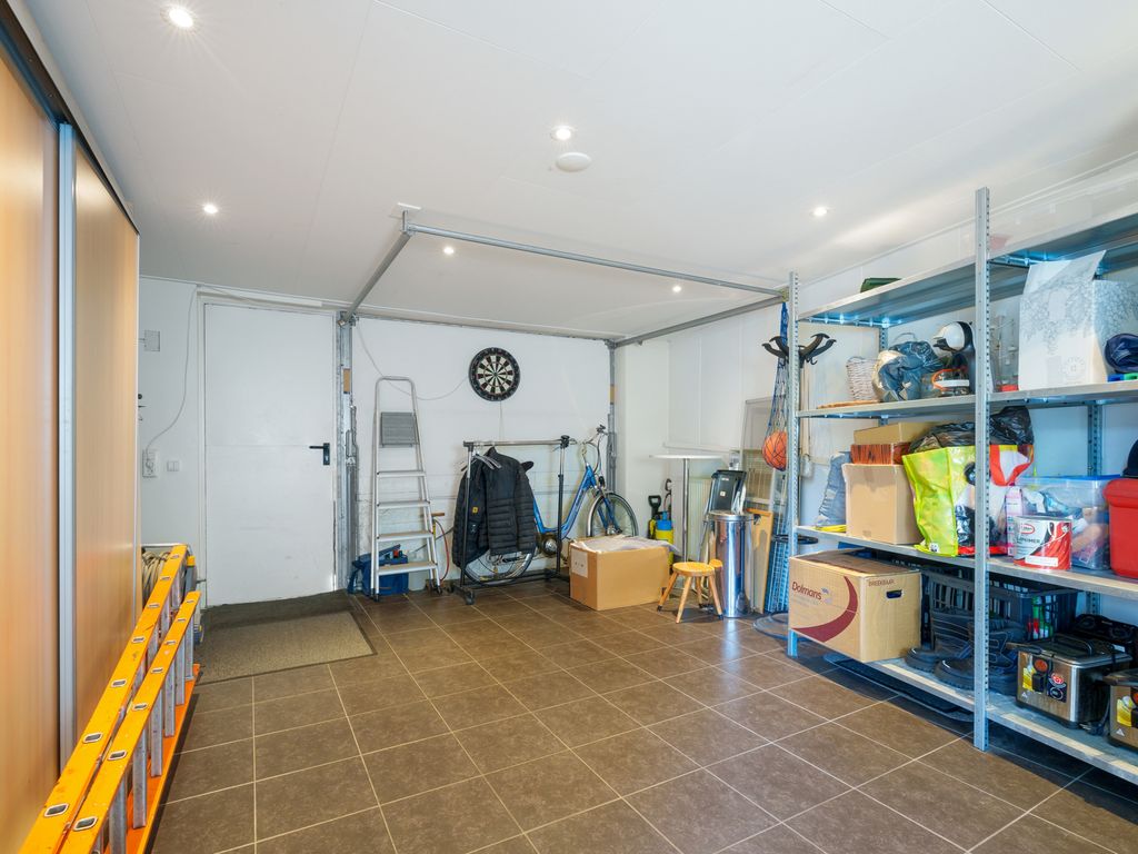 Oeverzwaluw 55, 'S-Hertogenbosch