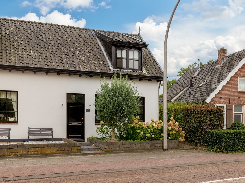 Wolput 83A, Vlijmen