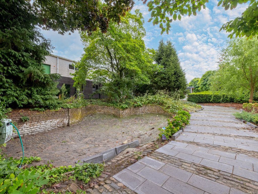 Wolput 83A, Vlijmen