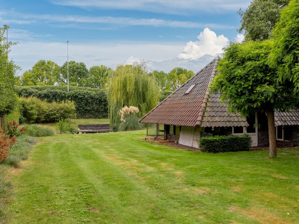 Wolput 83A, Vlijmen