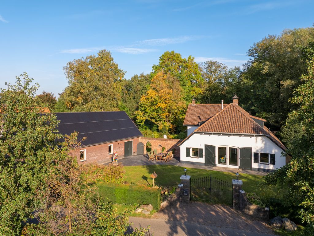 Runselstraat 10, Berghem