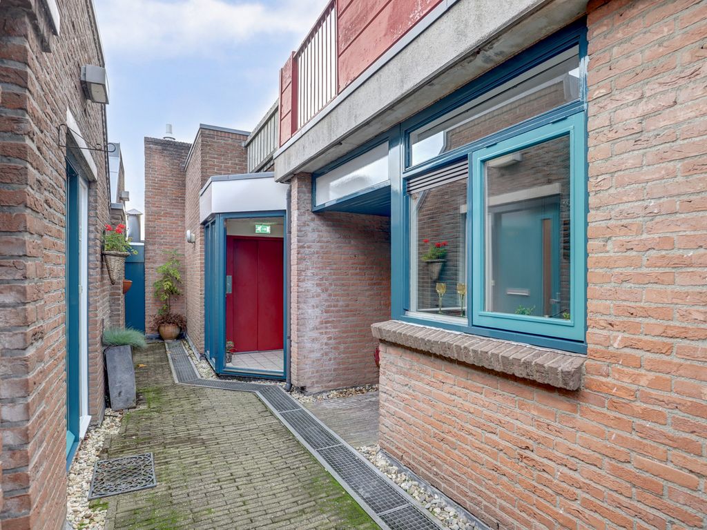 Regentesseplantsoen 33, GOUDA