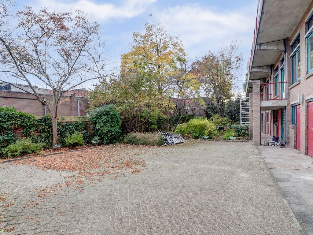 Regentesseplantsoen 33, GOUDA