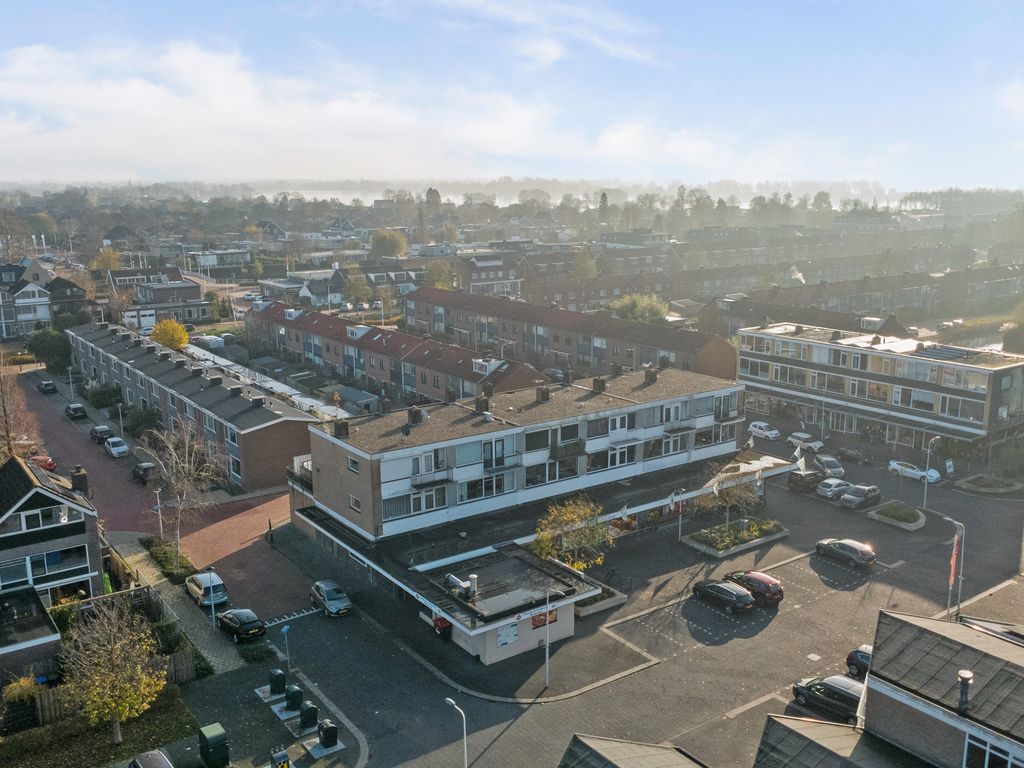 Van Staverenstraat 20a, REEUWIJK