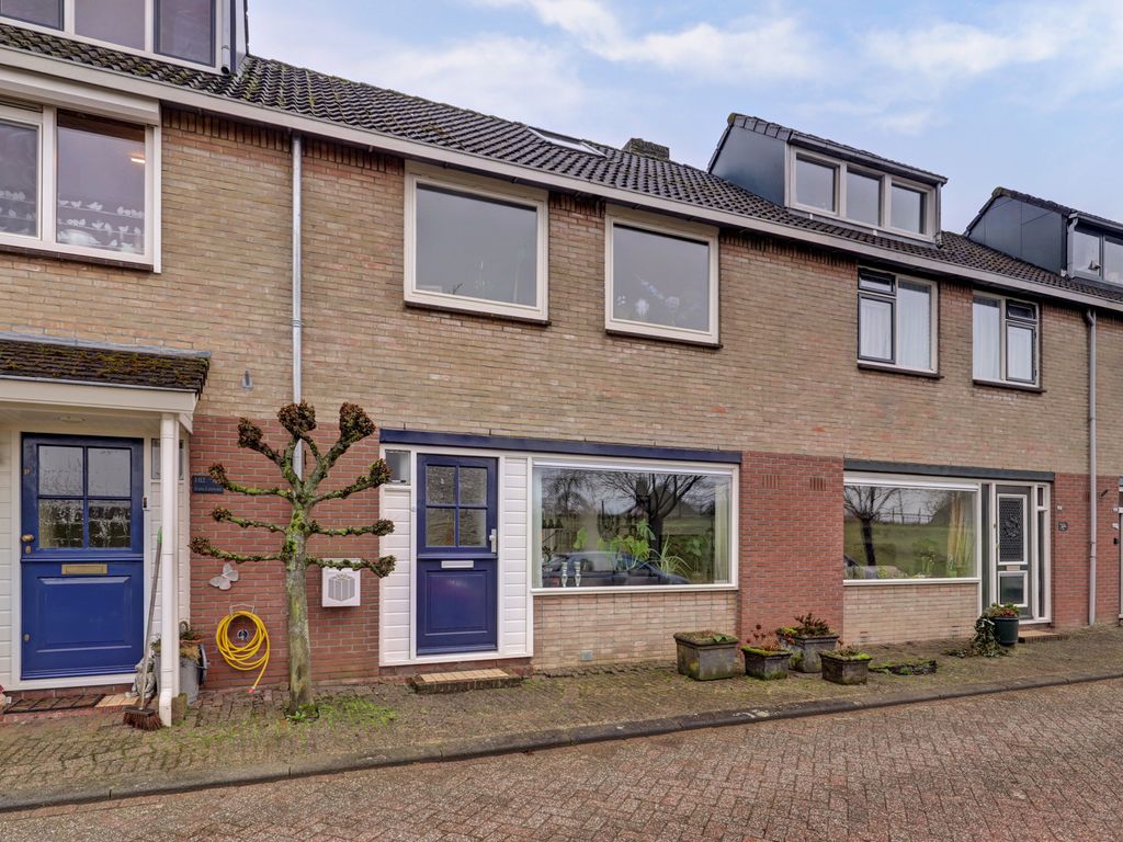 Dunantstraat 100, HAASTRECHT