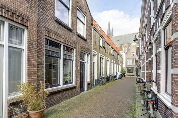 Lange Willemsteeg 2