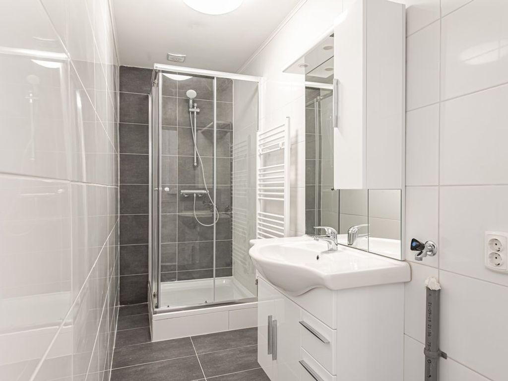 Van de Veldestraat 16, 'S-GRAVENHAGE