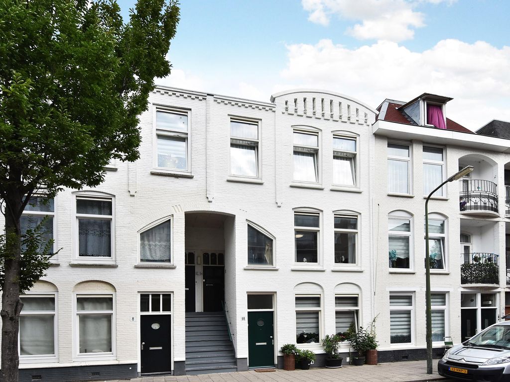 Van de Veldestraat 16, 'S-GRAVENHAGE