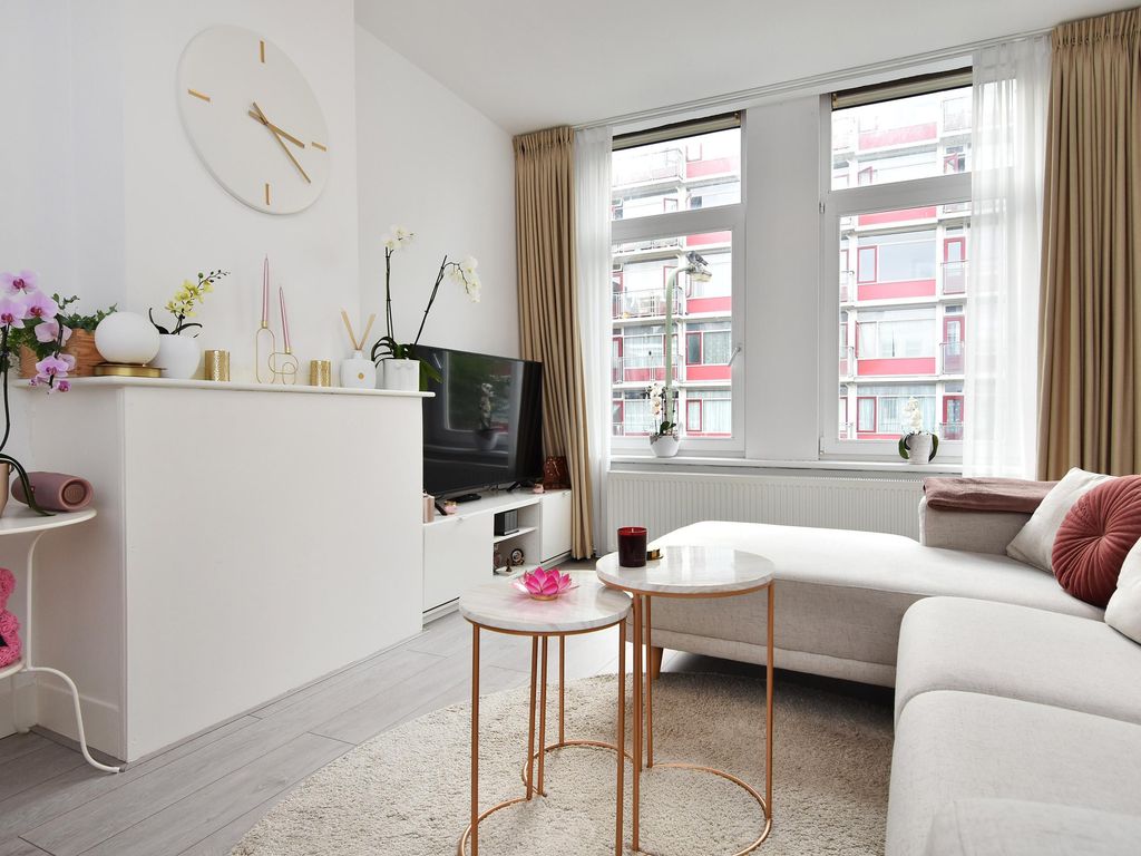 Van de Veldestraat 16, 'S-GRAVENHAGE