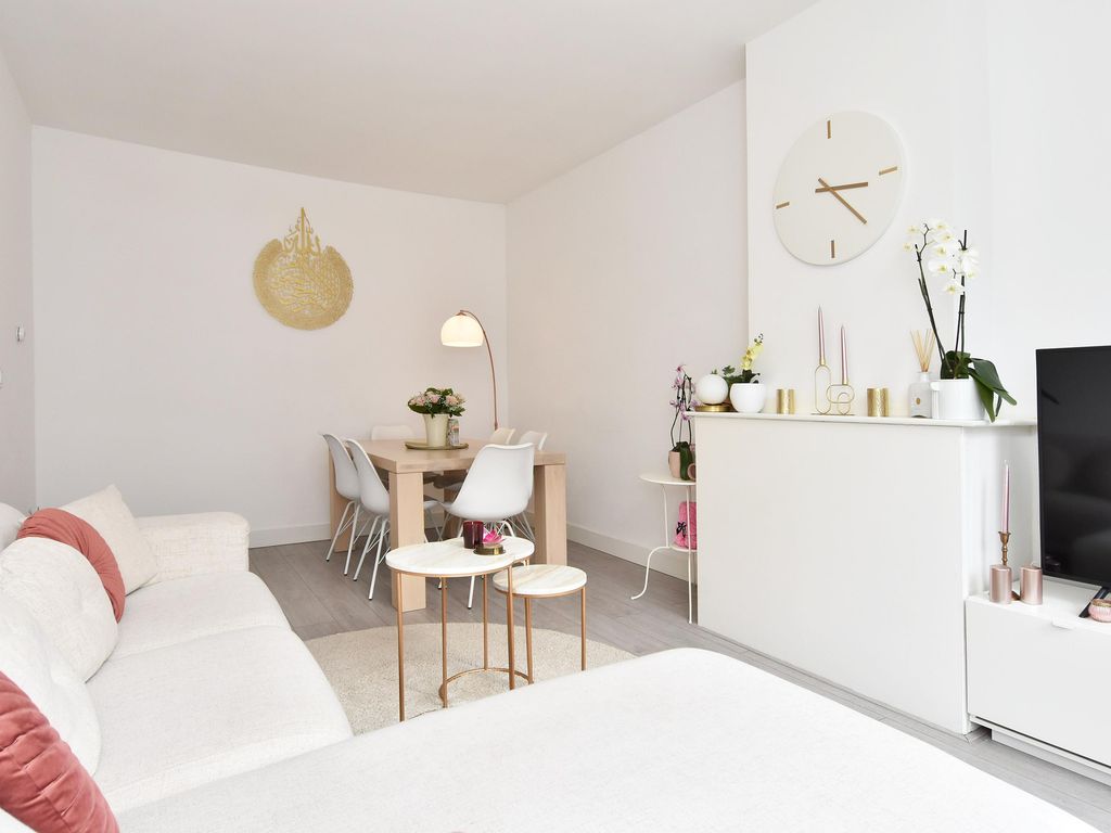 Van de Veldestraat 16, 'S-GRAVENHAGE