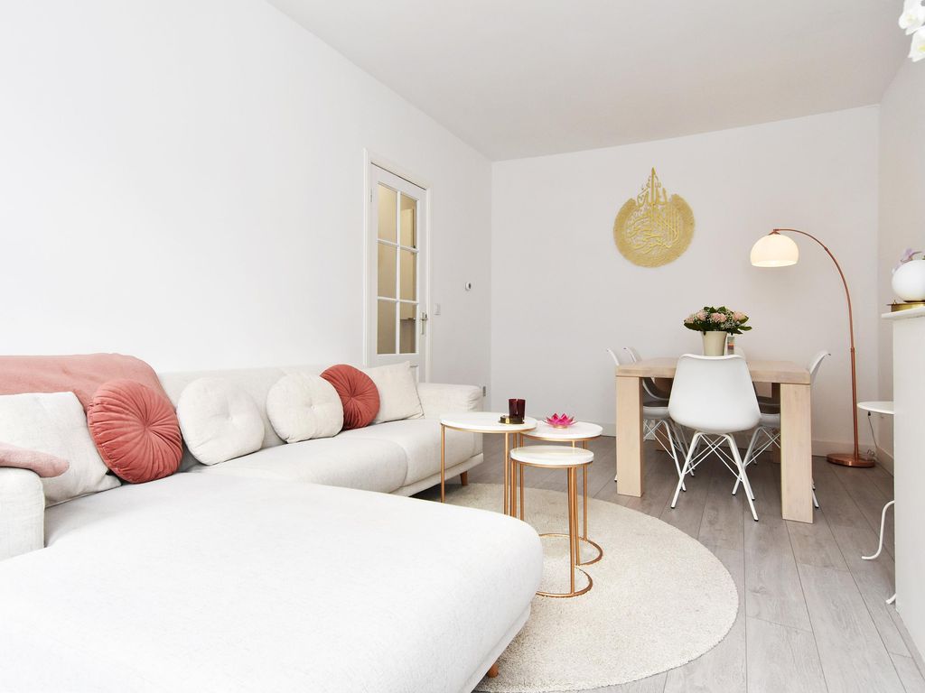 Van de Veldestraat 16, 'S-GRAVENHAGE