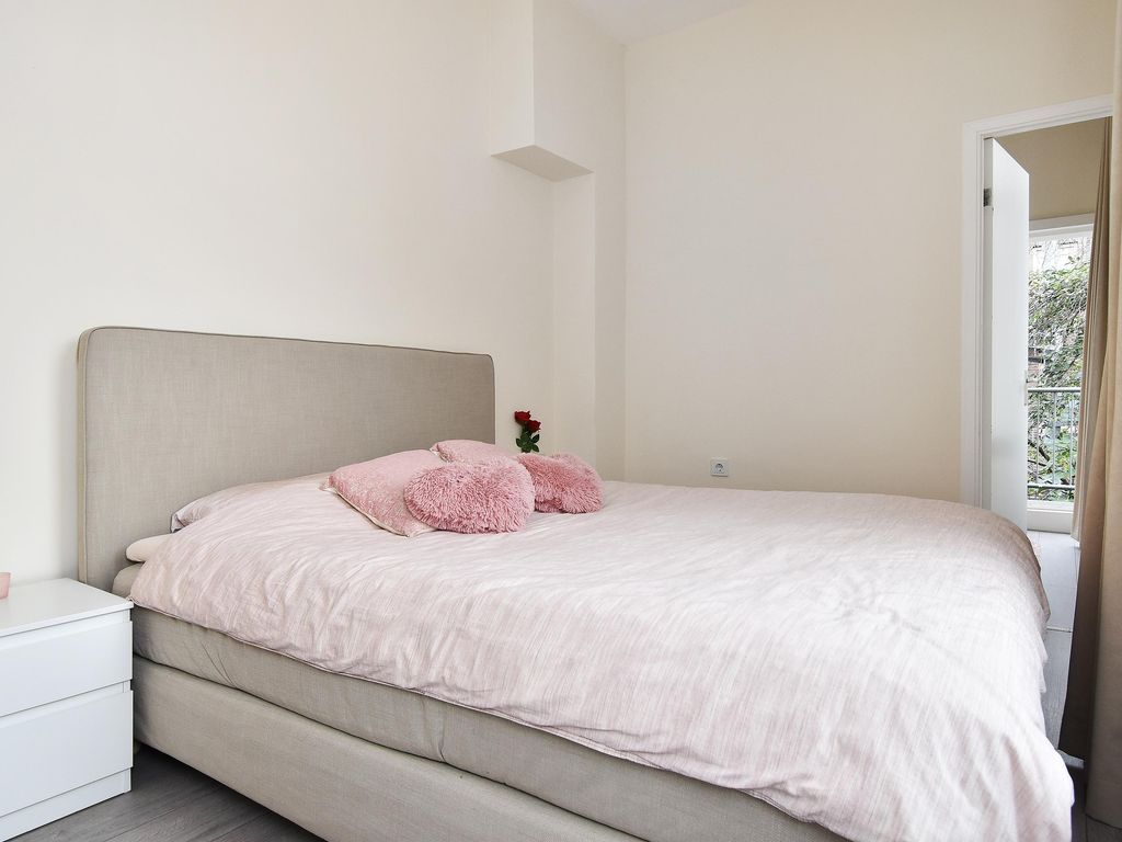 Van de Veldestraat 16, 'S-GRAVENHAGE