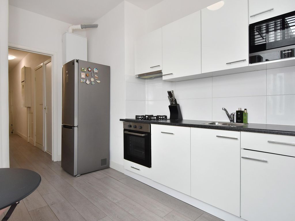 Van de Veldestraat 16, 'S-GRAVENHAGE