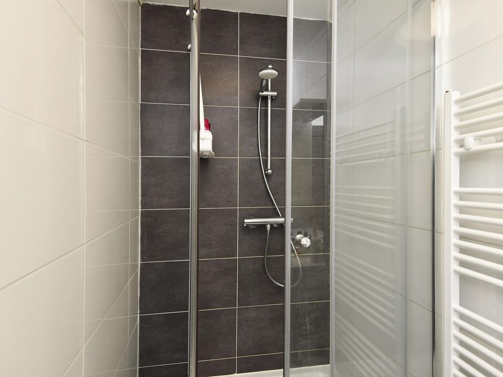 Van de Veldestraat 16, 'S-GRAVENHAGE