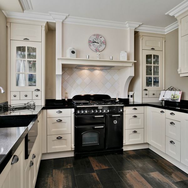 Meerval 11, Avenhorn