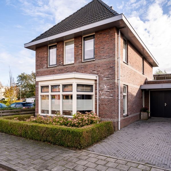 Pennekamplaan 55, Oosterblokker