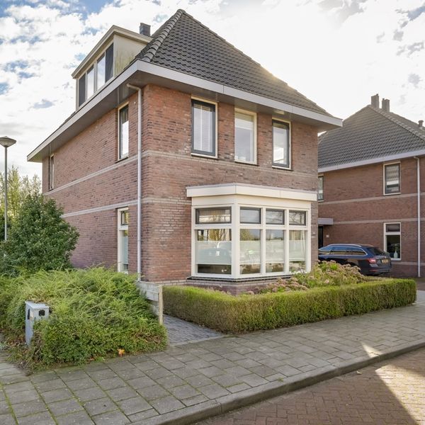 Pennekamplaan 55, Oosterblokker