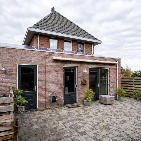 Pennekamplaan 55, Oosterblokker