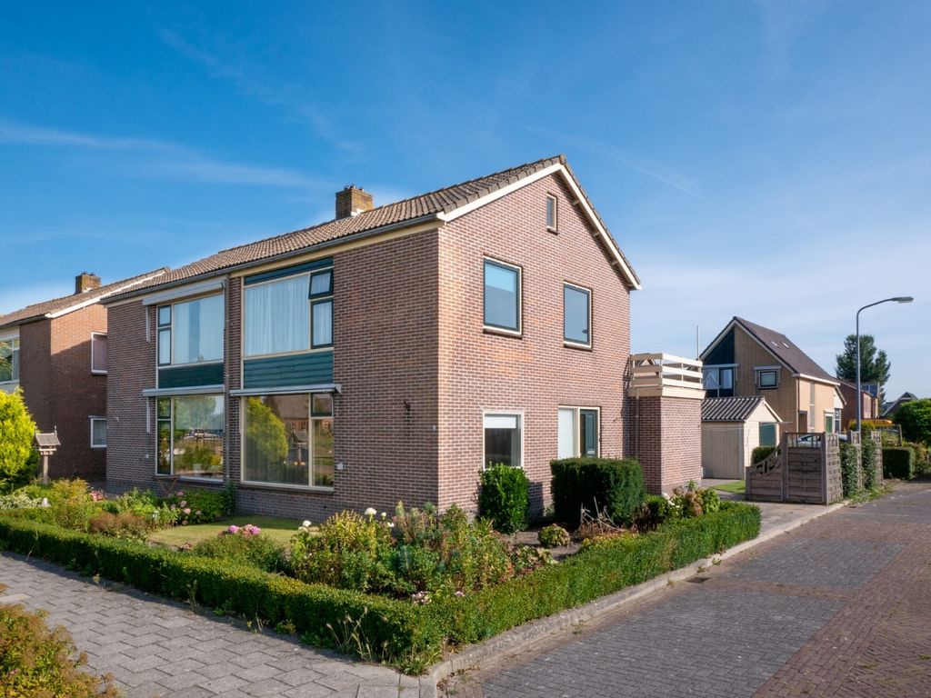 Beatrixlaan 2, Avenhorn