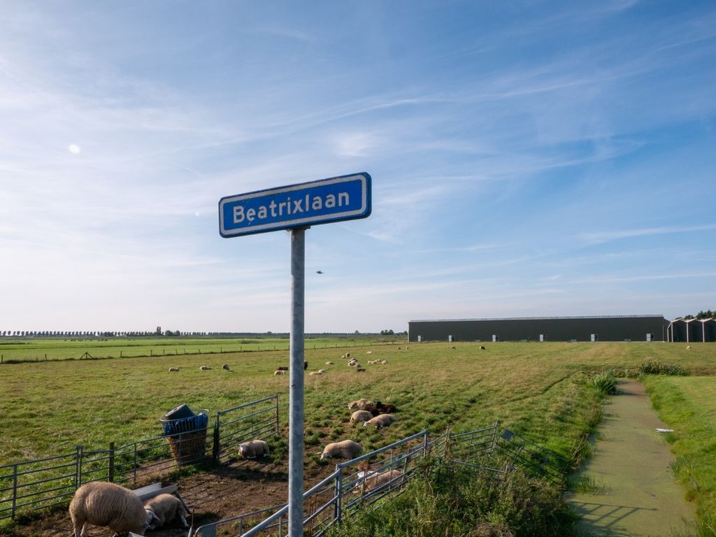 Beatrixlaan 2, Avenhorn