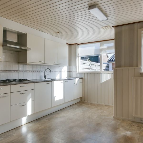 Beatrixlaan 2, Avenhorn