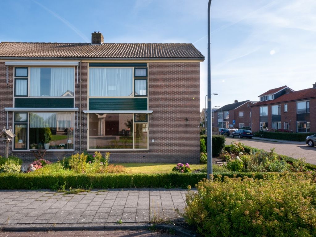 Beatrixlaan 2, Avenhorn