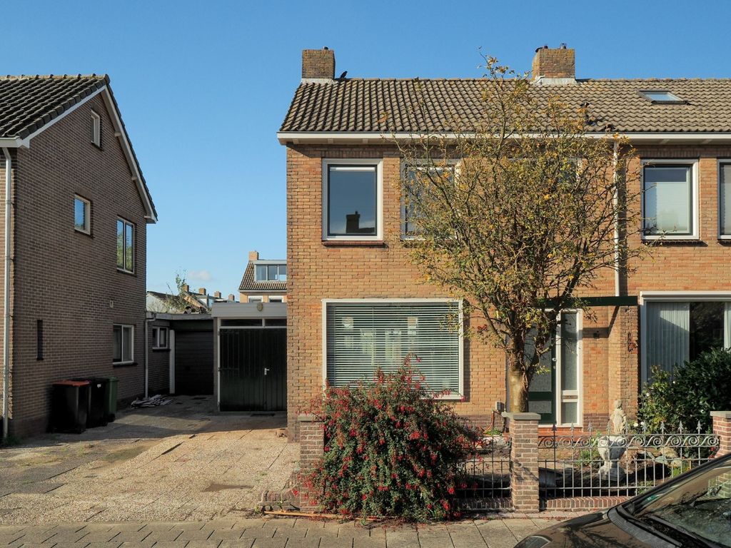 Ariën Schoutenstraat 24, De Goorn