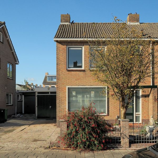 Ariën Schoutenstraat 24, De Goorn