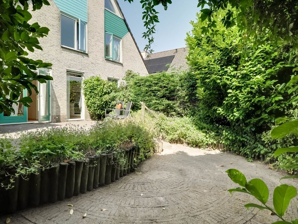 Kloostermuur 11, Wognum