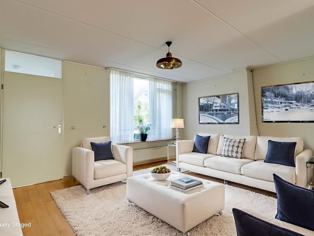 Kloostermuur 11, Wognum