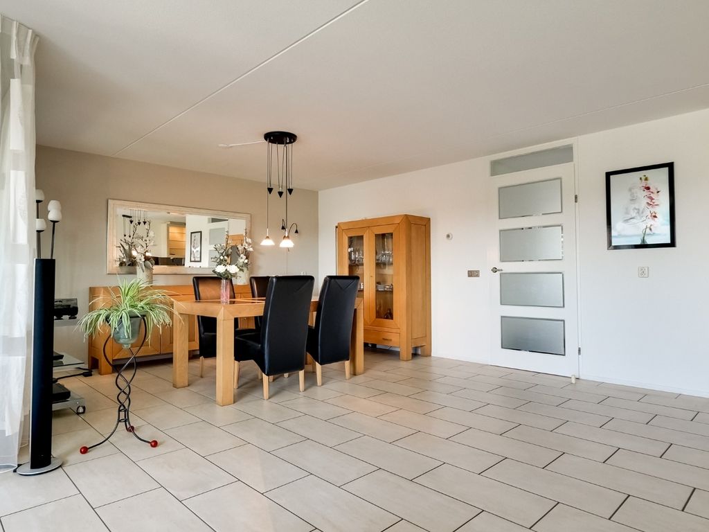 Vijverhof 51, Avenhorn