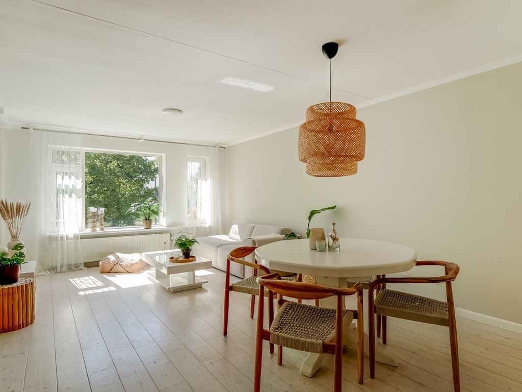 Elft 12, Avenhorn
