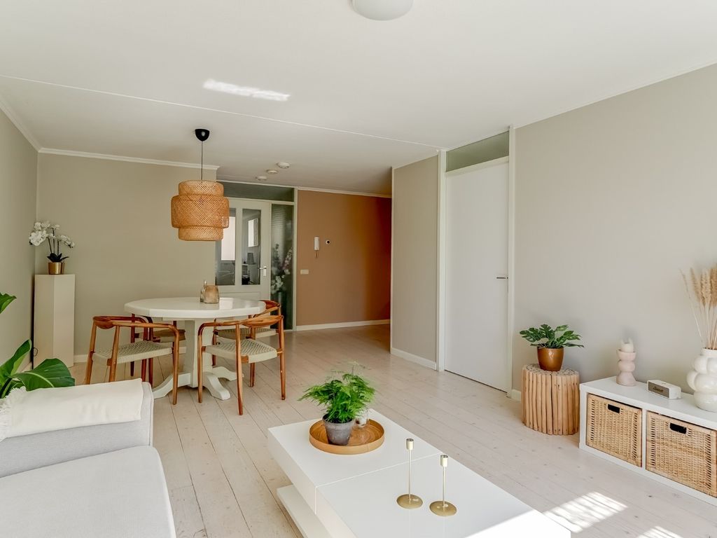 Elft 12, Avenhorn
