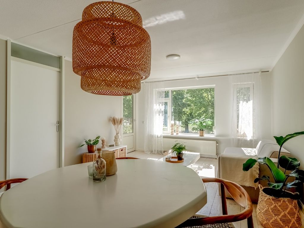 Elft 12, Avenhorn