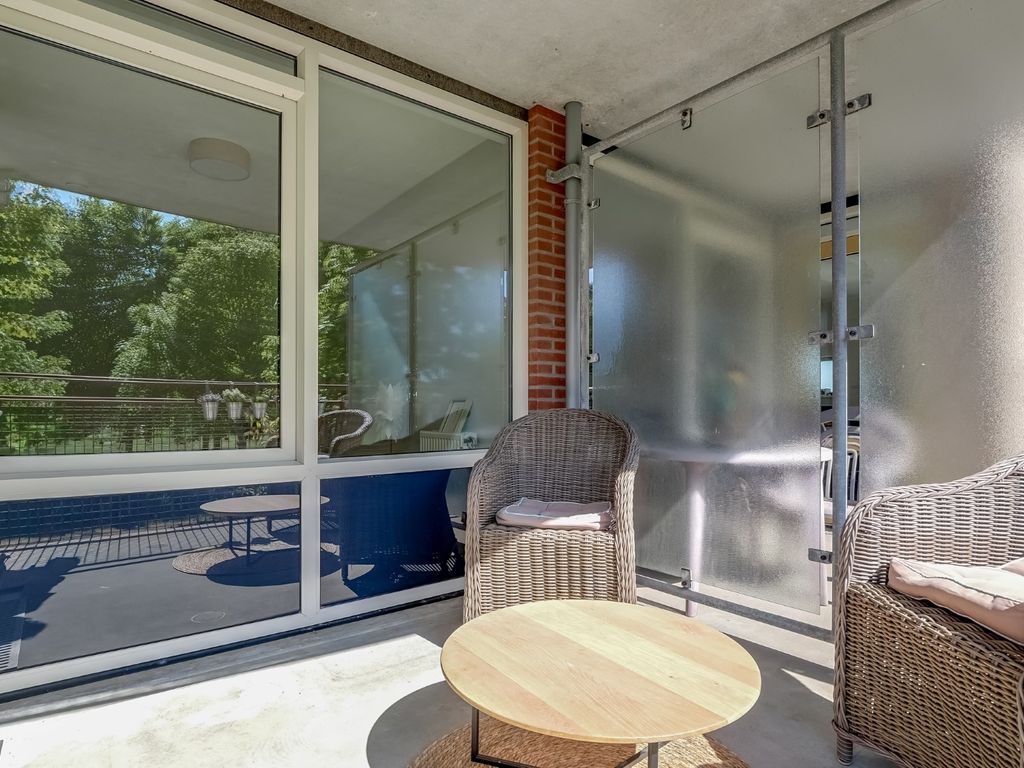 Elft 12, Avenhorn