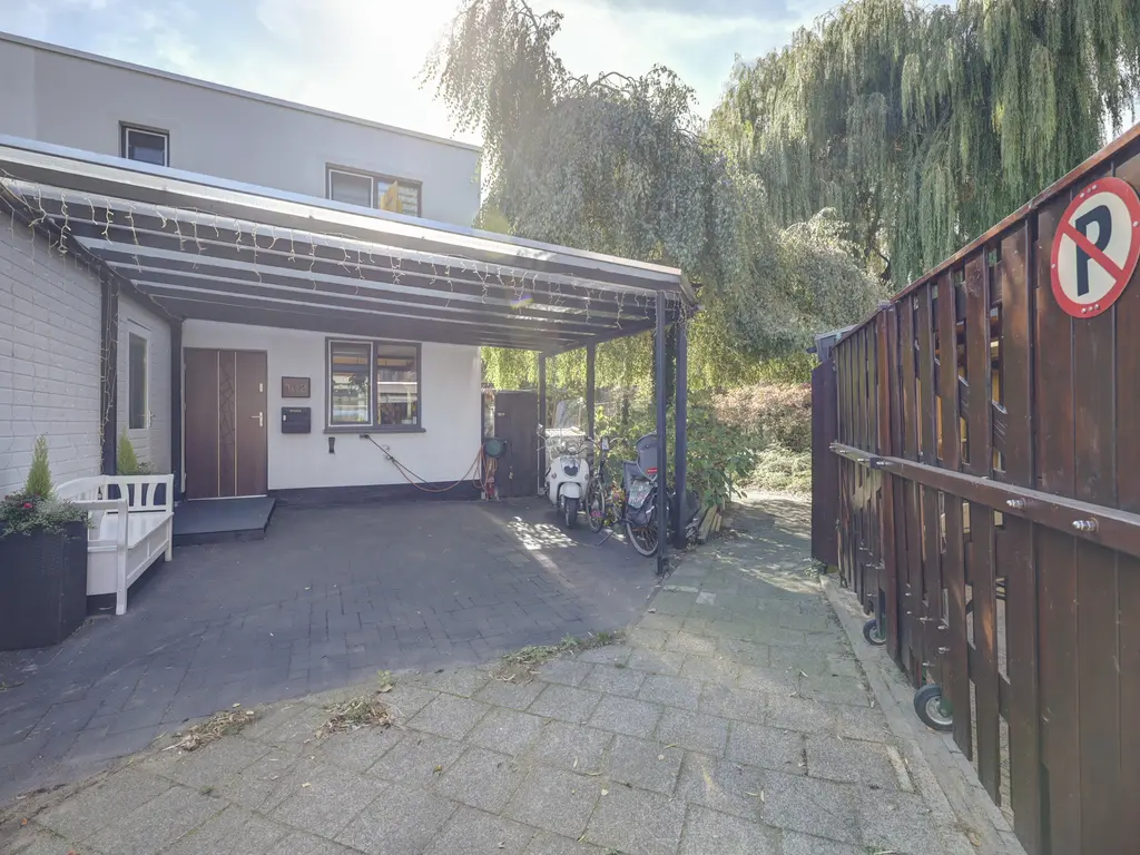 Tijmdonk 102, SPIJKENISSE