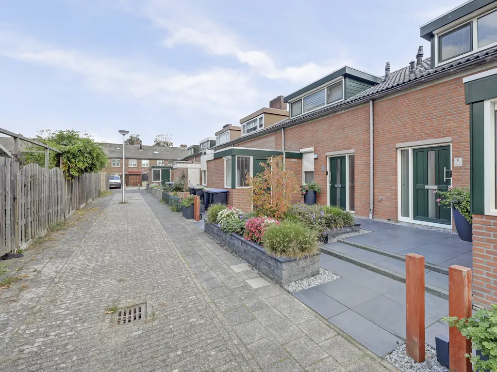 Tamusdonk 6, SPIJKENISSE