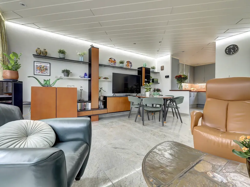 Tamusdonk 6, SPIJKENISSE