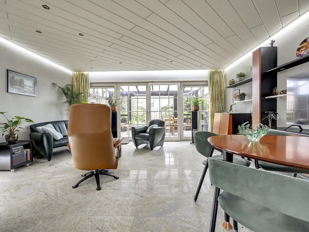 Tamusdonk 6, SPIJKENISSE