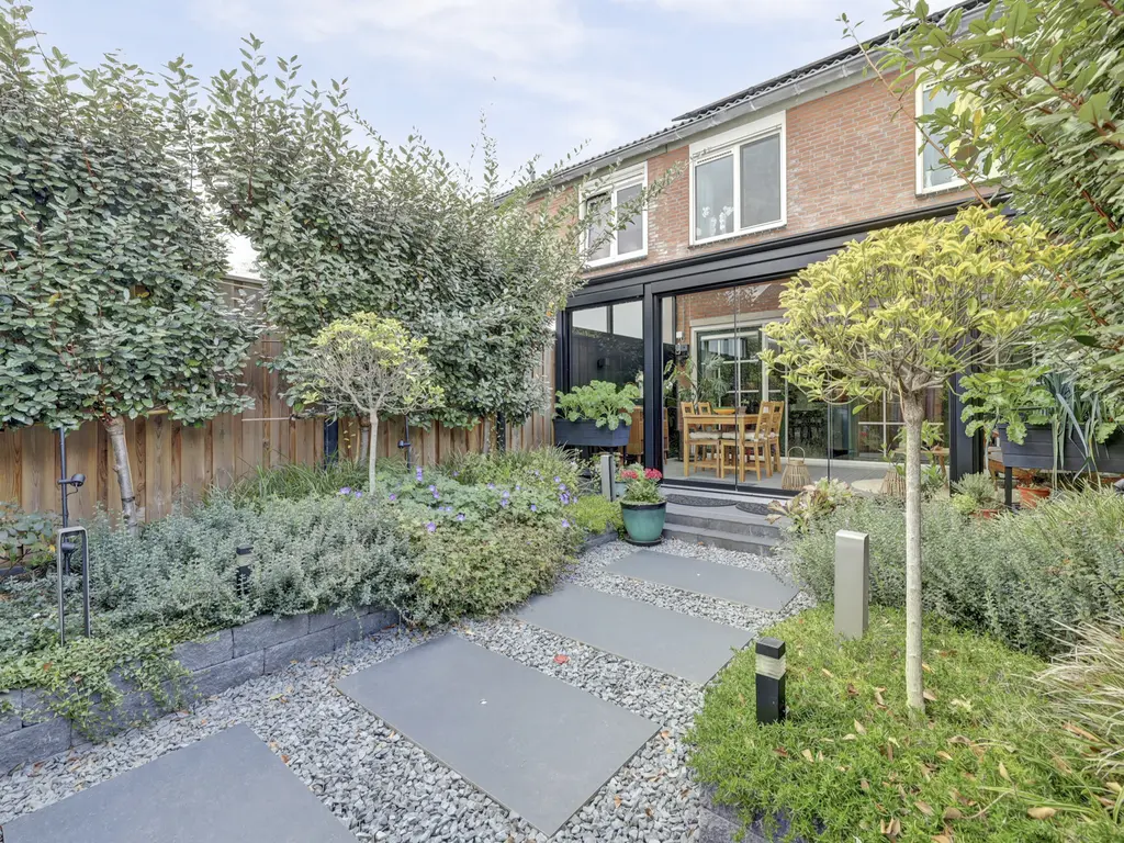 Tamusdonk 6, SPIJKENISSE