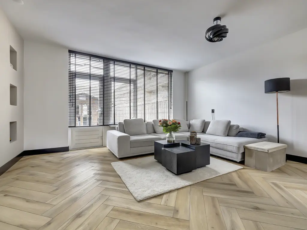 J. Sasboutstraat 4, SPIJKENISSE