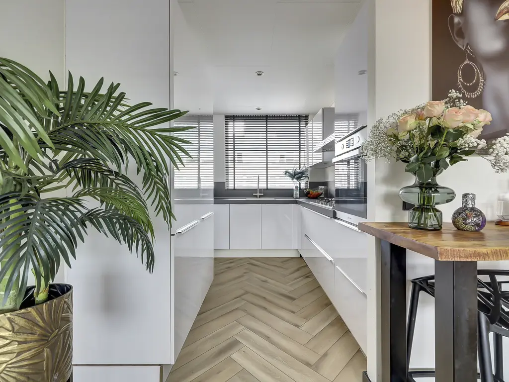 J. Sasboutstraat 4, SPIJKENISSE