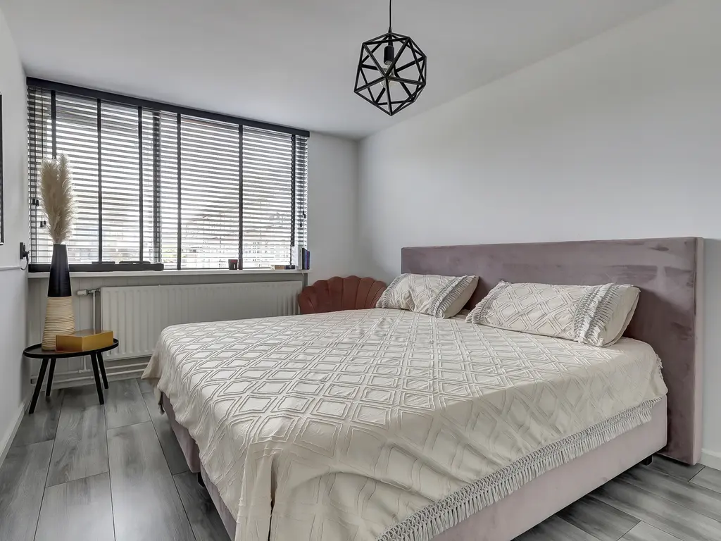 J. Sasboutstraat 4, SPIJKENISSE