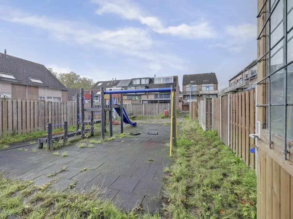 J. Sasboutstraat 4, SPIJKENISSE