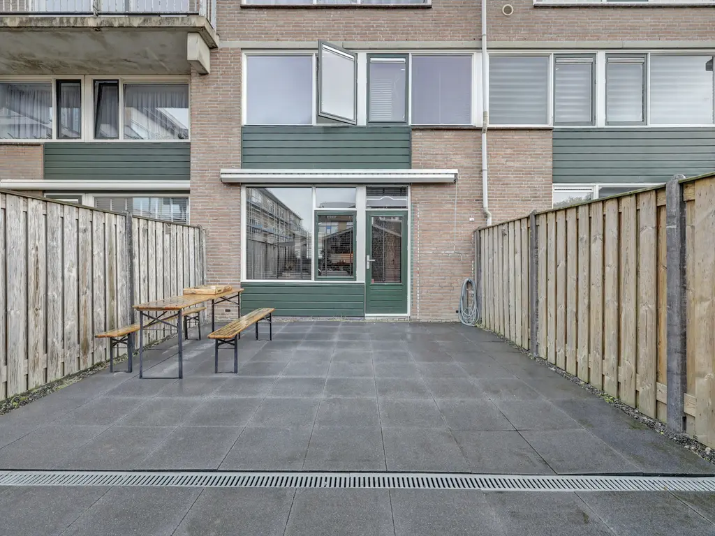 J. Sasboutstraat 4, SPIJKENISSE
