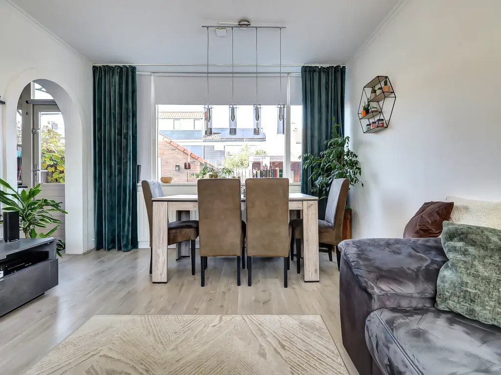 Kanariestraat 11, SPIJKENISSE