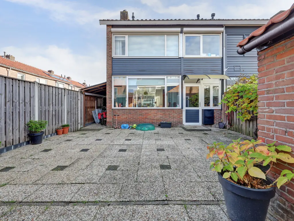 Kanariestraat 11, SPIJKENISSE